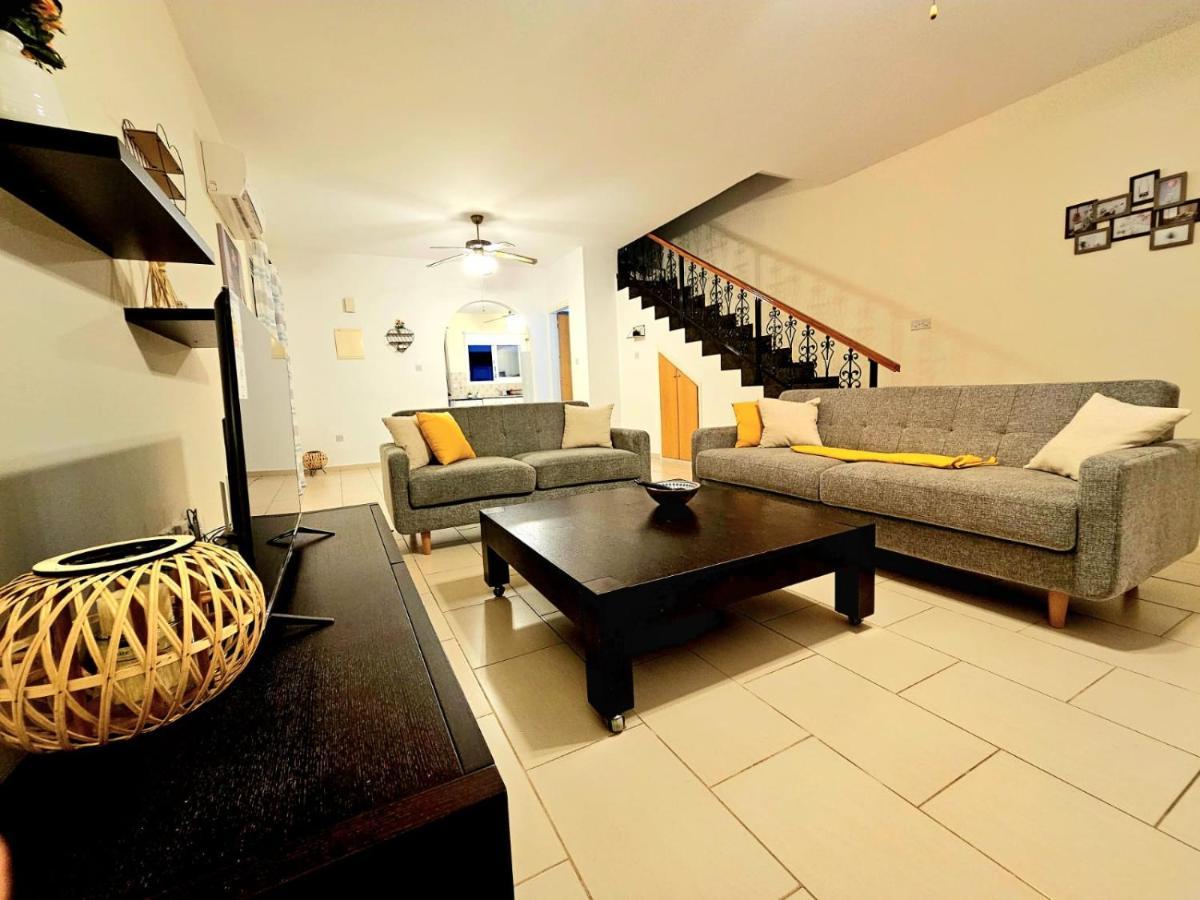Spacious Villa With Private Pool Paphos Extérieur photo