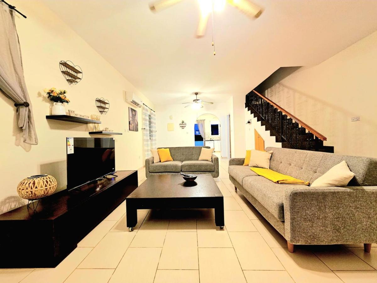 Spacious Villa With Private Pool Paphos Extérieur photo