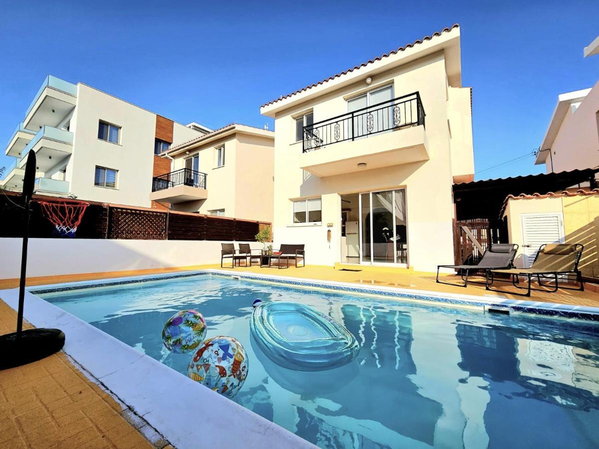Spacious Villa With Private Pool Paphos Extérieur photo